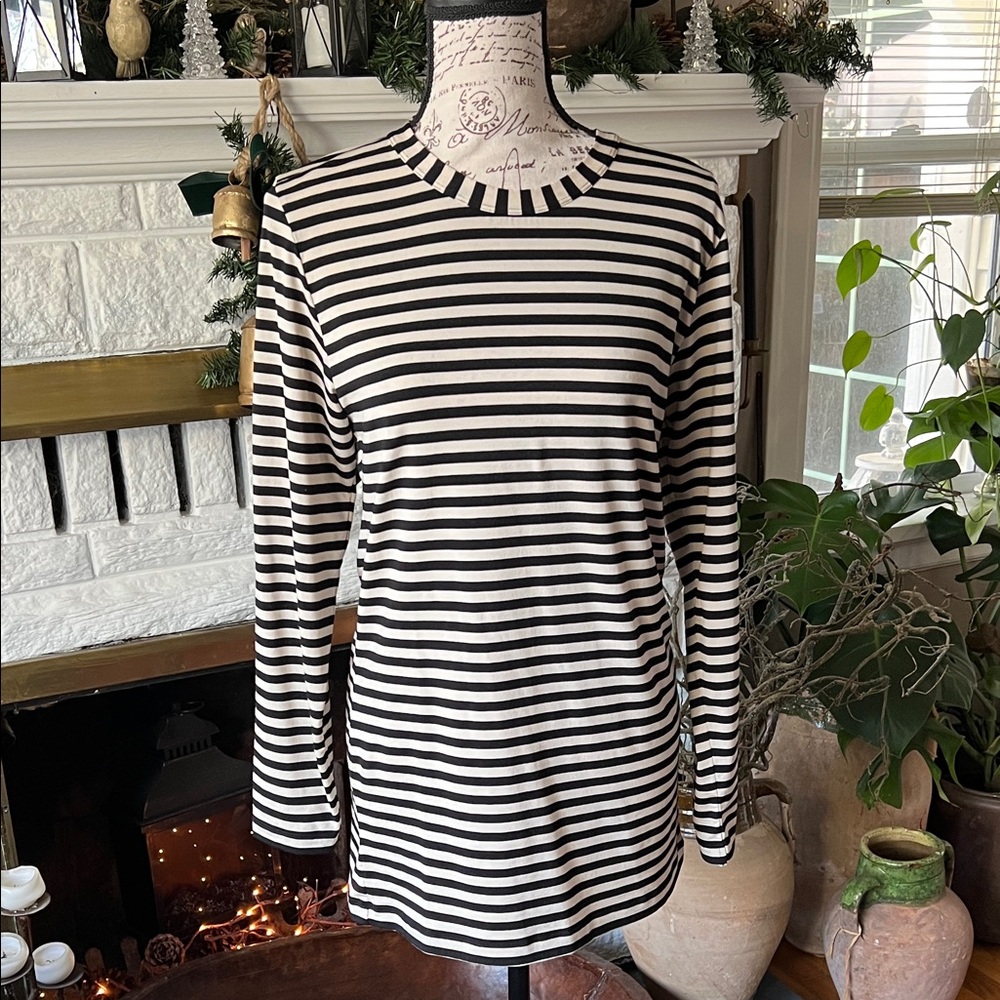 Classic Black and White Striped Long Sleeve Top